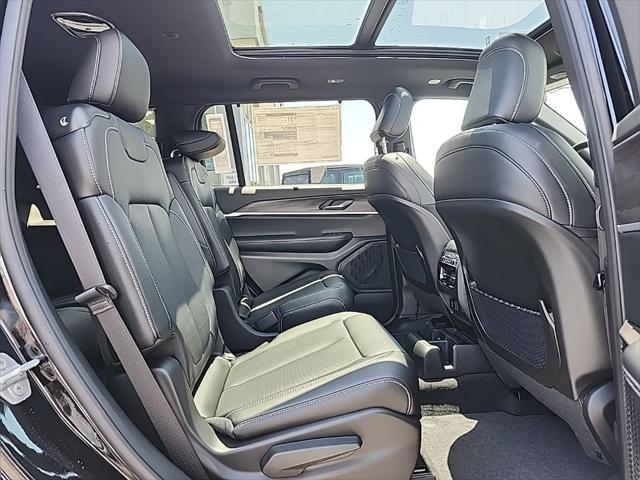 new 2025 Jeep Grand Cherokee car, priced at $48,552