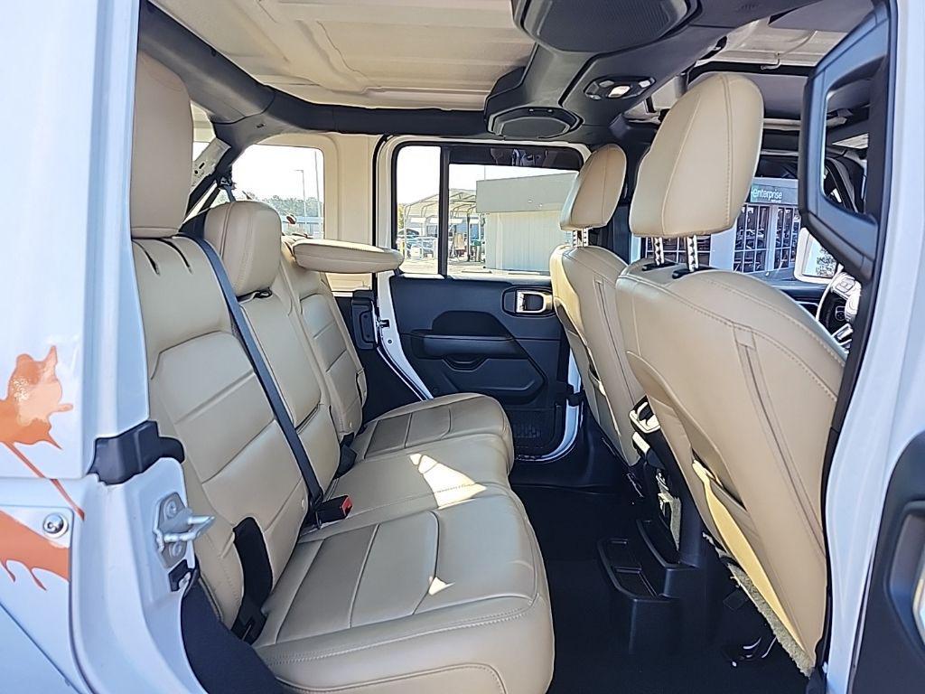 used 2018 Jeep Wrangler Unlimited car, priced at $32,995