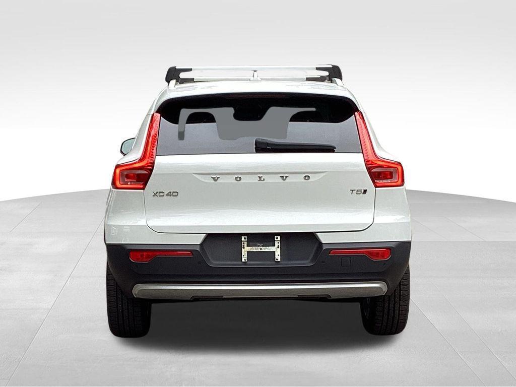 used 2020 Volvo XC40 car, priced at $21,895