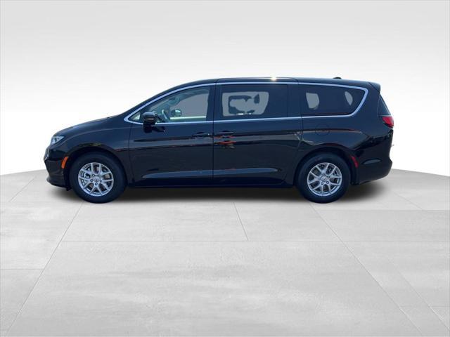 new 2024 Chrysler Pacifica car, priced at $40,450