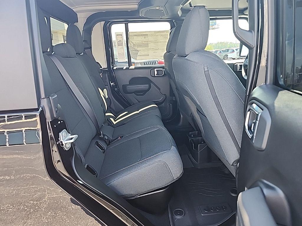 new 2025 Jeep Gladiator car, priced at $42,607
