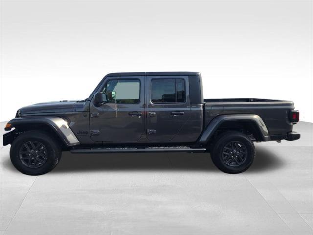 new 2024 Jeep Gladiator car, priced at $45,250