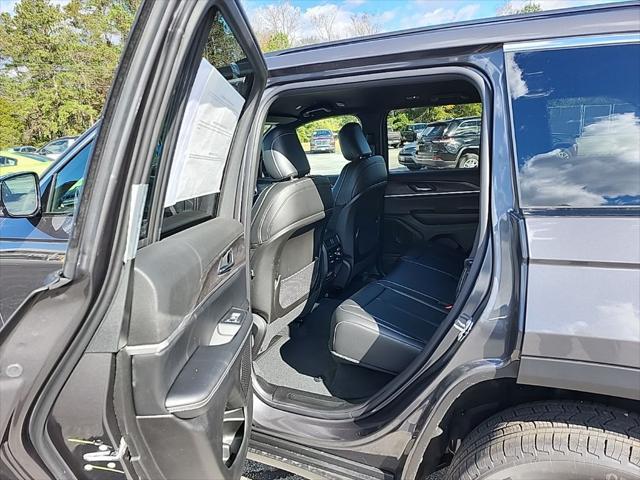 new 2025 Jeep Grand Cherokee car, priced at $45,790