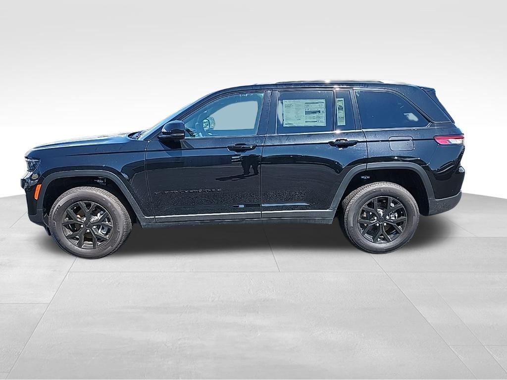 new 2025 Jeep Grand Cherokee car, priced at $37,680