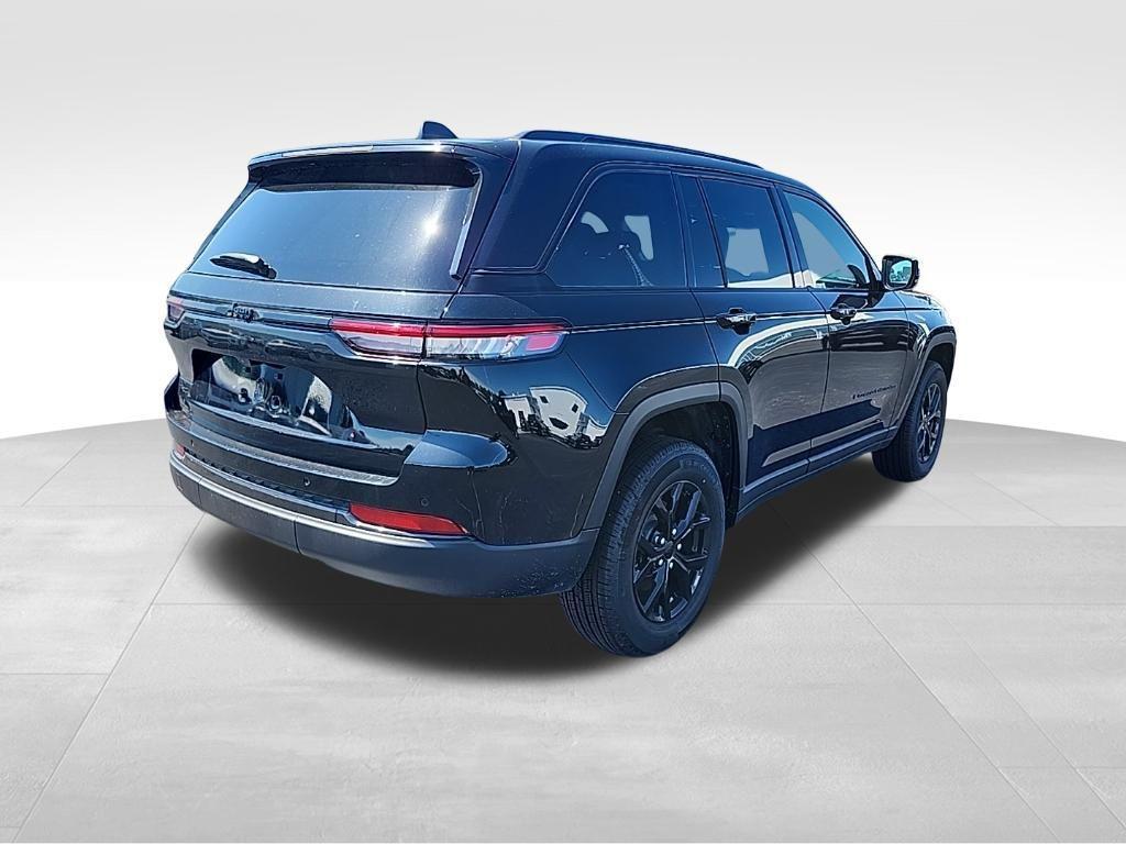 new 2025 Jeep Grand Cherokee car, priced at $37,680