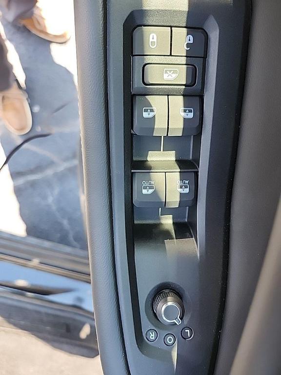 new 2025 Jeep Grand Cherokee car, priced at $37,680