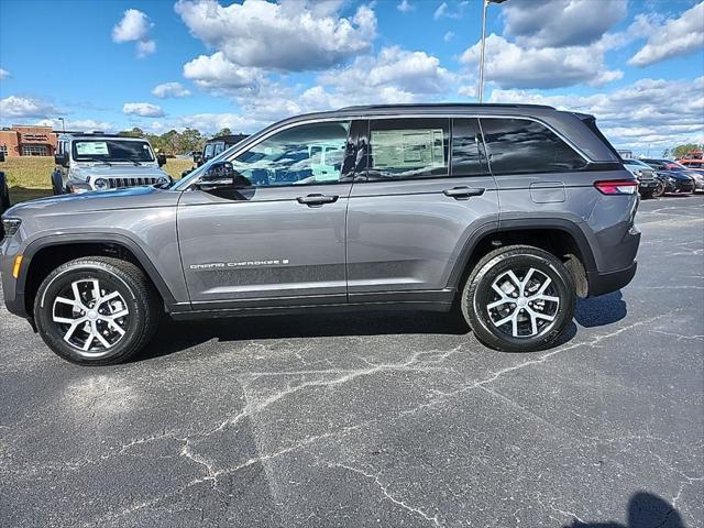 new 2025 Jeep Grand Cherokee car, priced at $48,290