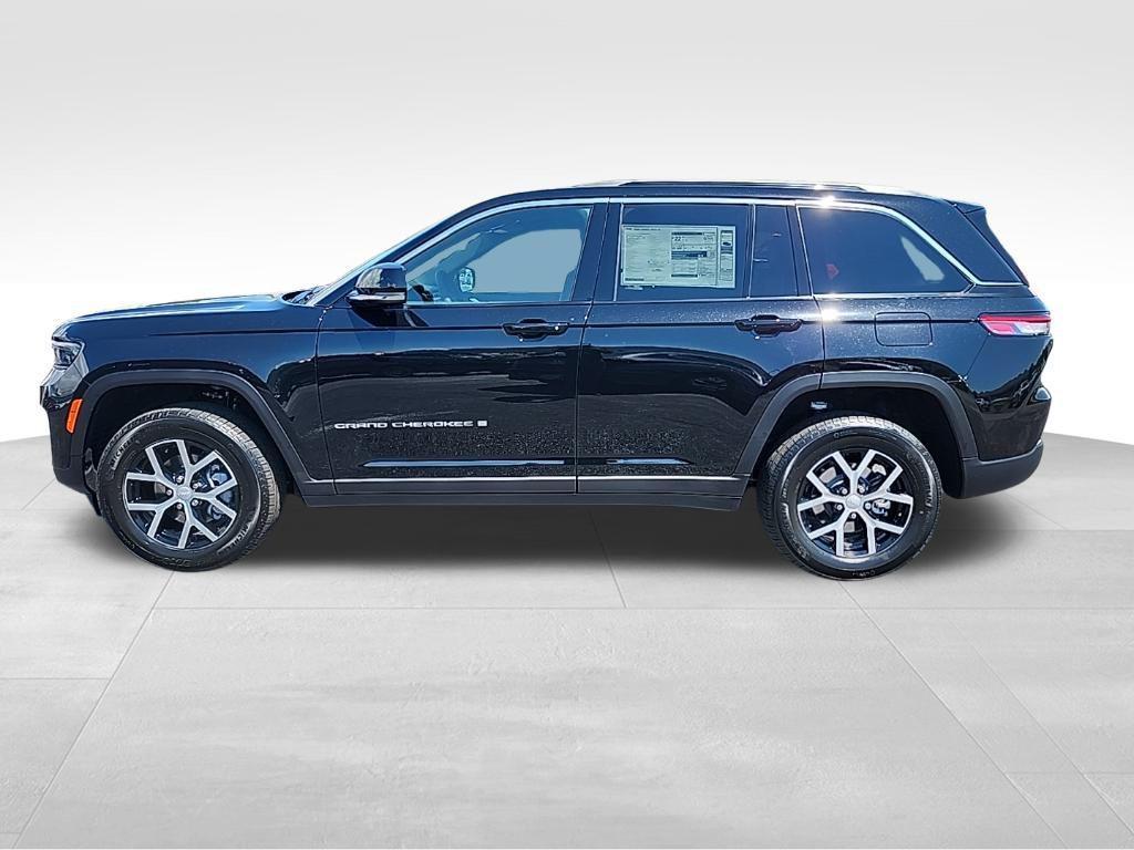 new 2025 Jeep Grand Cherokee car, priced at $42,147