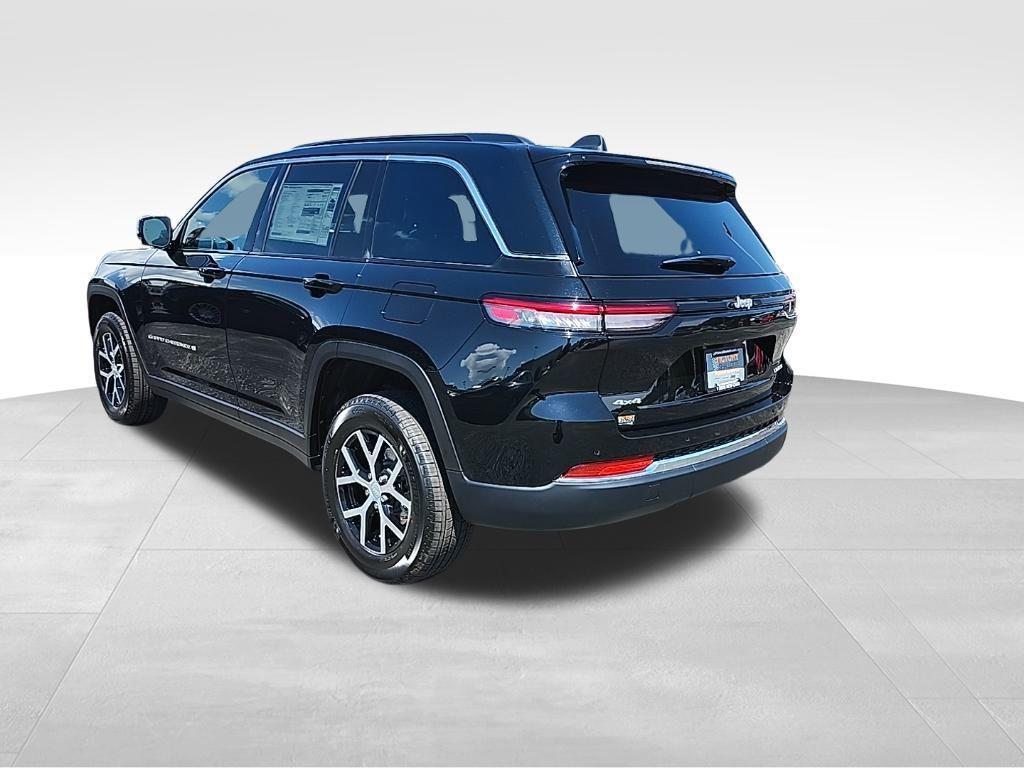 new 2025 Jeep Grand Cherokee car, priced at $42,147