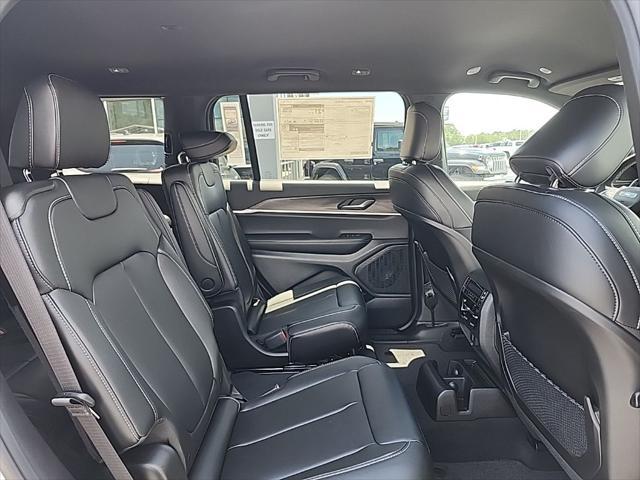 new 2025 Jeep Grand Cherokee car, priced at $45,636