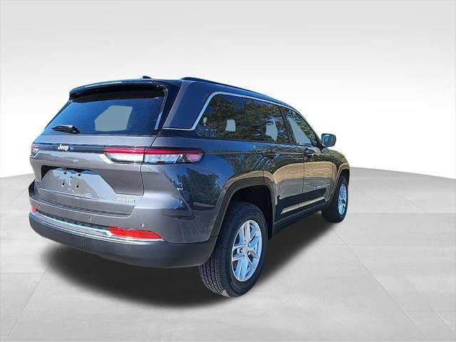 new 2025 Jeep Grand Cherokee car, priced at $40,175