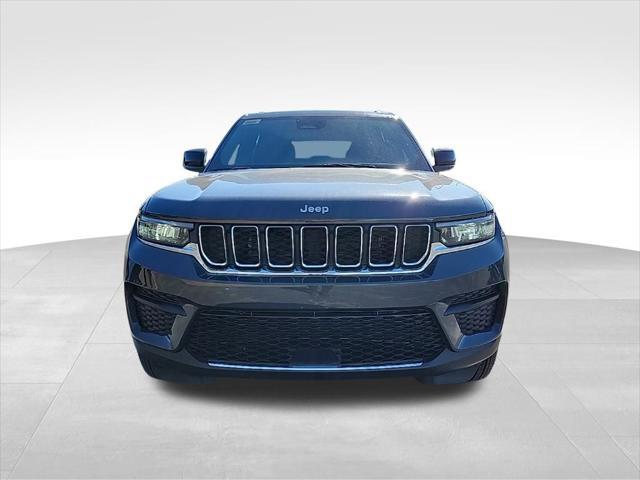 new 2025 Jeep Grand Cherokee car, priced at $40,175