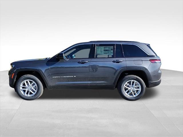 new 2025 Jeep Grand Cherokee car, priced at $40,175