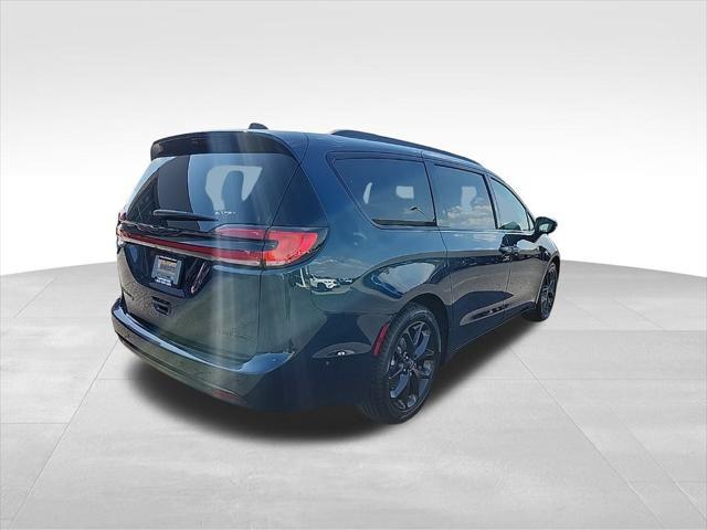 new 2025 Chrysler Pacifica car, priced at $47,500