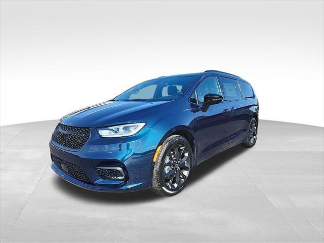 new 2025 Chrysler Pacifica car, priced at $47,500