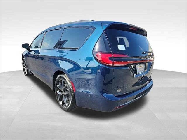 new 2025 Chrysler Pacifica car, priced at $47,500