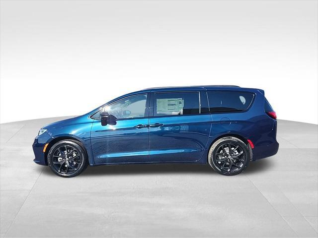 new 2025 Chrysler Pacifica car, priced at $47,500