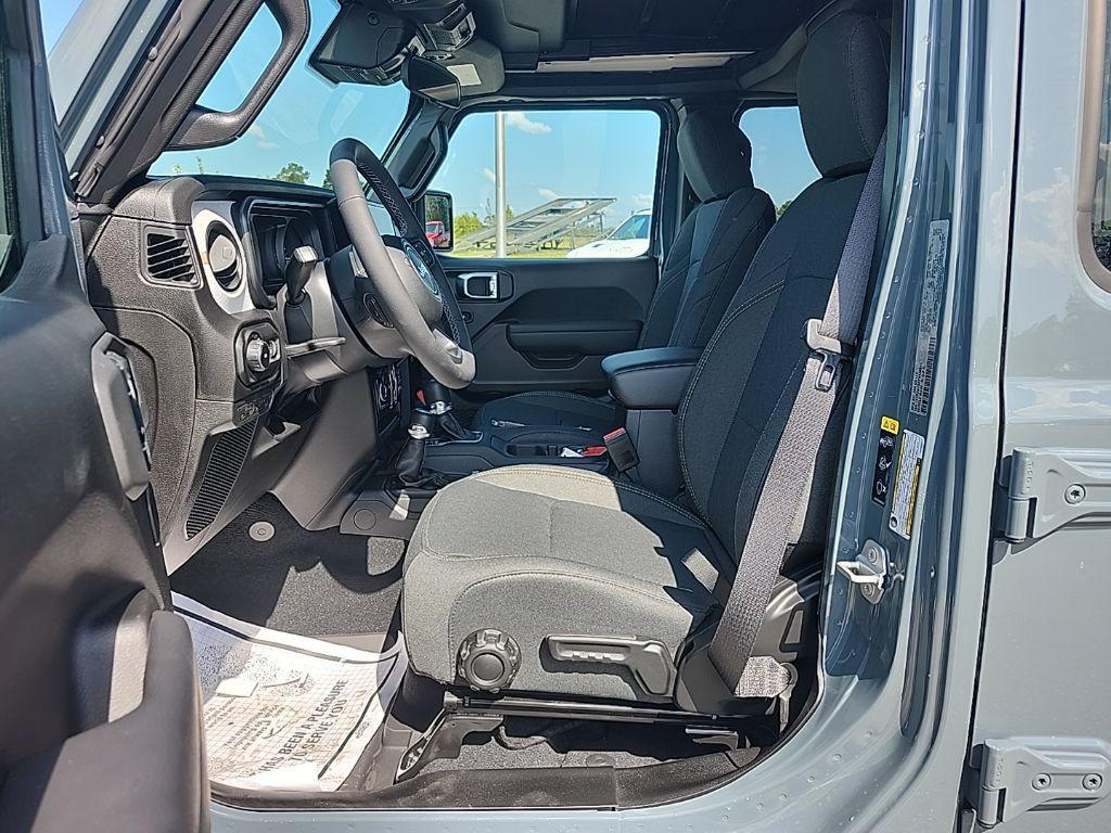 new 2025 Jeep Wrangler car, priced at $51,770