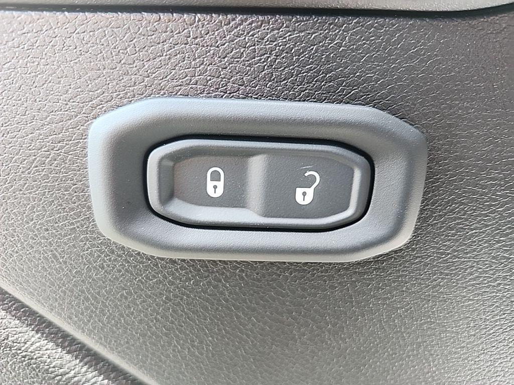 new 2025 Jeep Wrangler car, priced at $51,770
