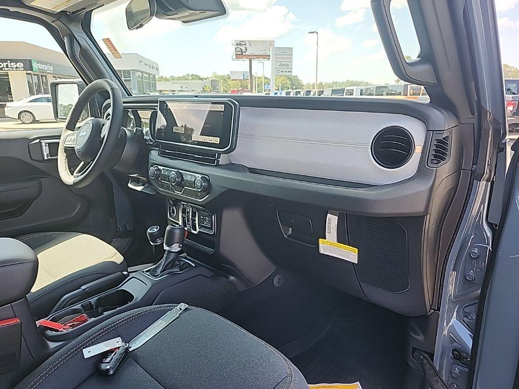 new 2025 Jeep Wrangler car, priced at $51,770