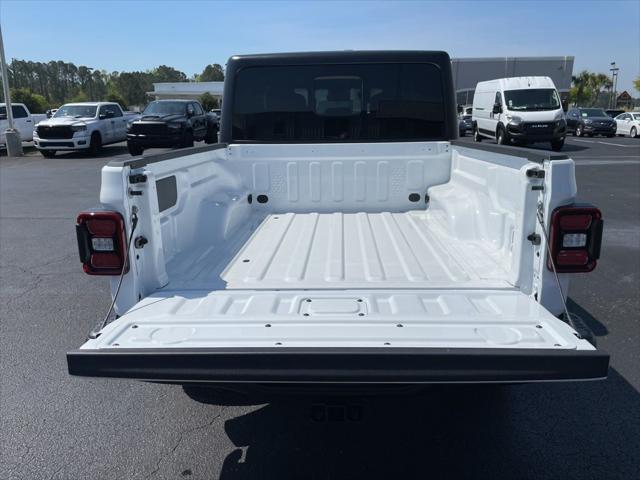 new 2025 Jeep Gladiator car, priced at $53,800