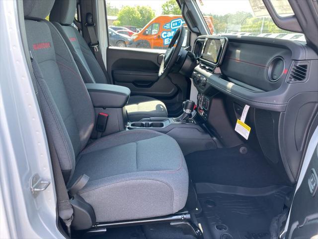 new 2025 Jeep Gladiator car, priced at $53,800