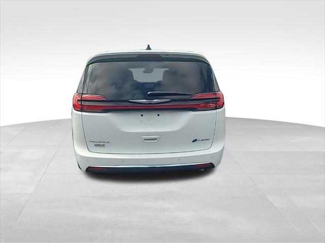 new 2023 Chrysler Pacifica Hybrid car, priced at $45,510