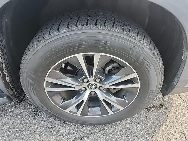 used 2019 Toyota Highlander car, priced at $23,695