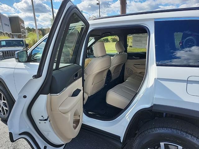 new 2025 Jeep Grand Cherokee car, priced at $47,695