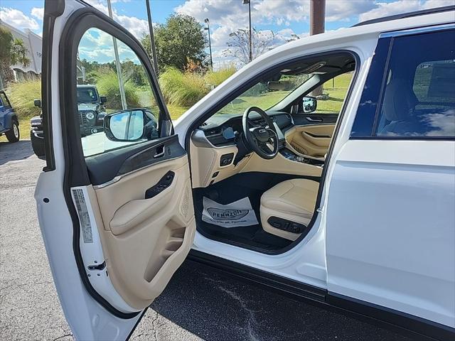 new 2025 Jeep Grand Cherokee car, priced at $47,695