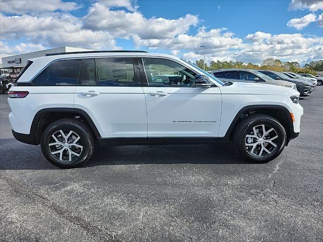 new 2025 Jeep Grand Cherokee car, priced at $47,695