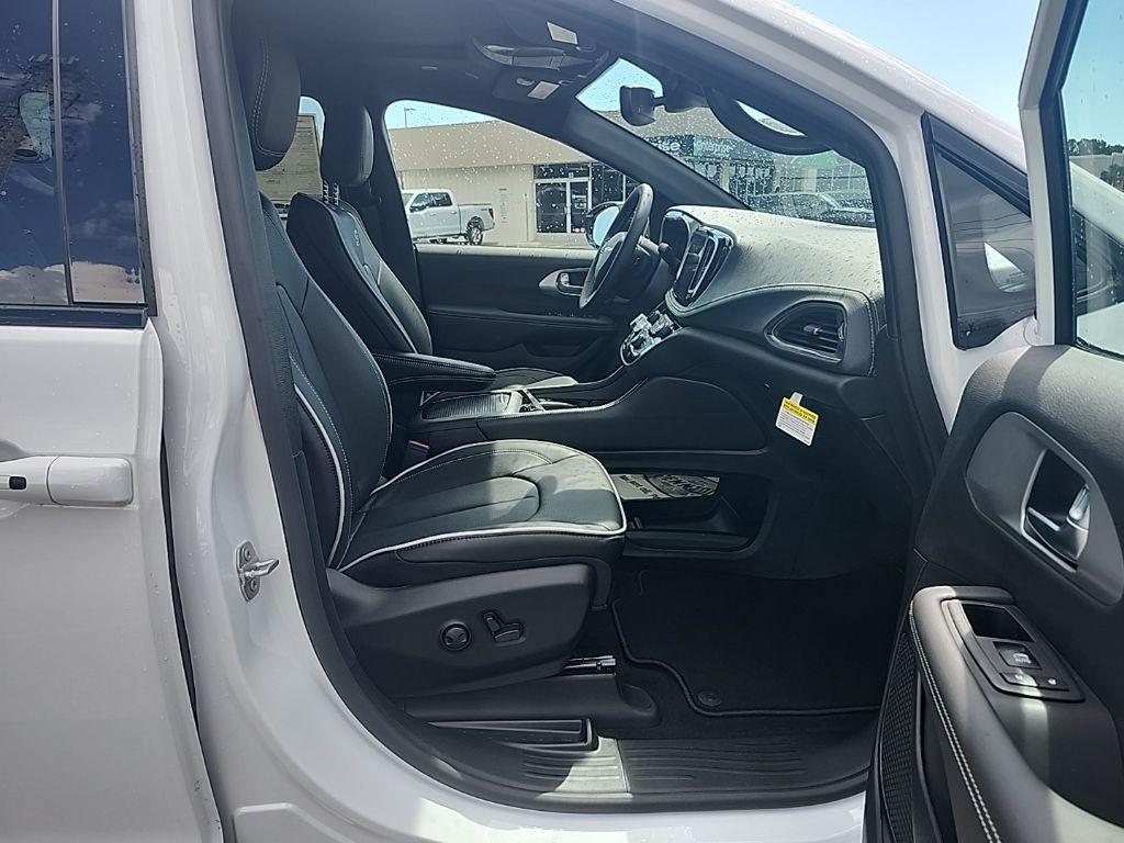 new 2026 Chrysler Pacifica car, priced at $50,129