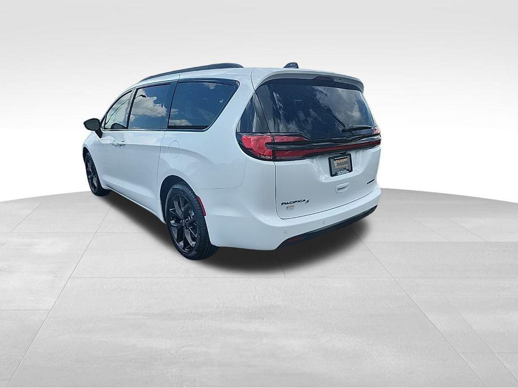 new 2026 Chrysler Pacifica car, priced at $50,129