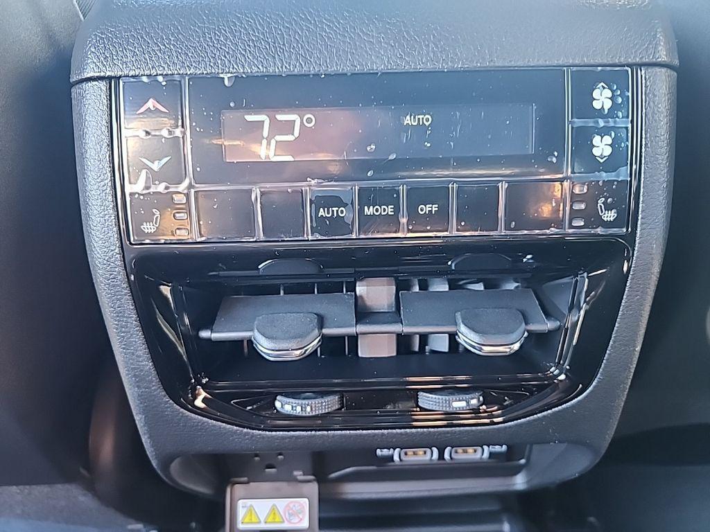 new 2025 Jeep Grand Cherokee car, priced at $46,088