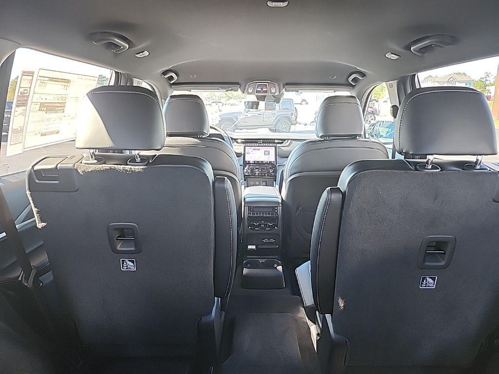 new 2025 Jeep Grand Cherokee car, priced at $46,088