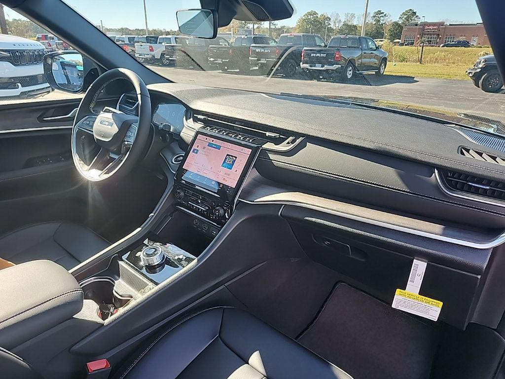 new 2025 Jeep Grand Cherokee car, priced at $46,088