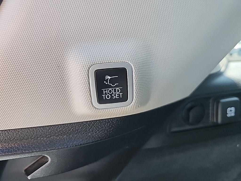 used 2022 Jeep Grand Cherokee car, priced at $38,495