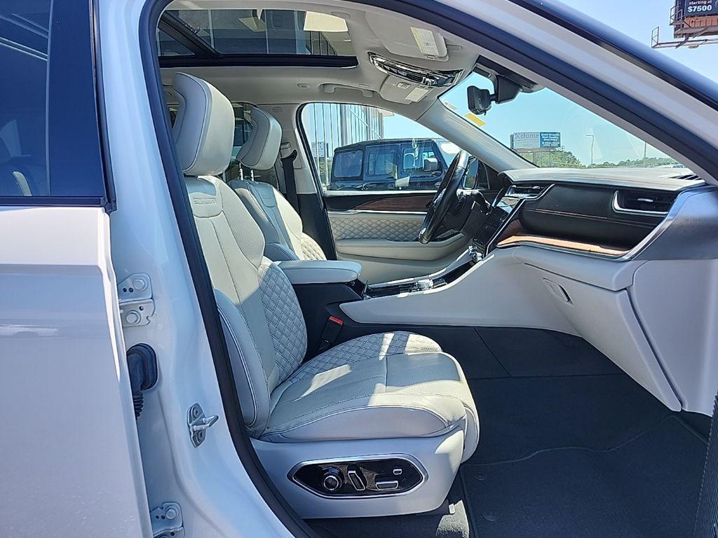 used 2022 Jeep Grand Cherokee car, priced at $38,495