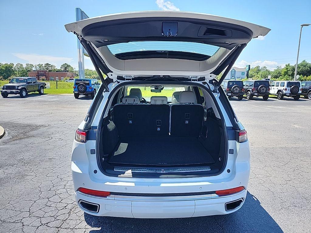 used 2022 Jeep Grand Cherokee car, priced at $38,495