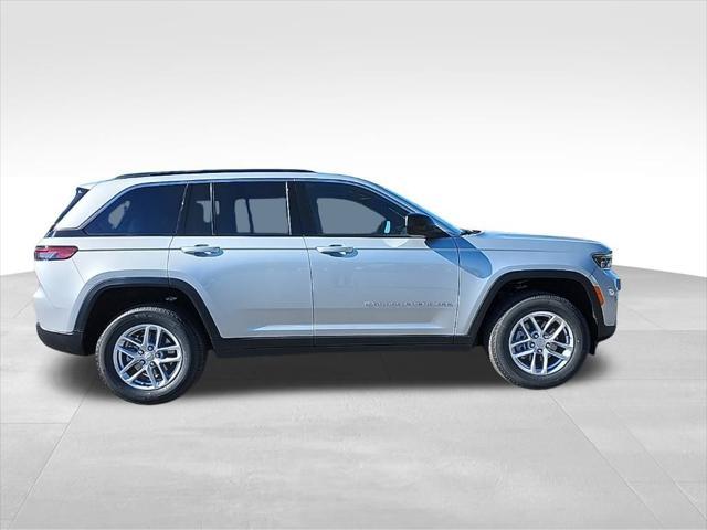 new 2025 Jeep Grand Cherokee car, priced at $40,175