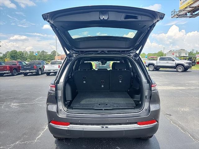 new 2025 Jeep Grand Cherokee car, priced at $38,702