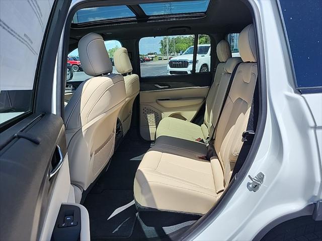 new 2025 Jeep Grand Cherokee car, priced at $48,095