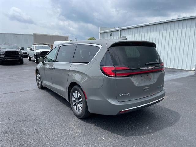used 2022 Chrysler Pacifica Hybrid car, priced at $20,900