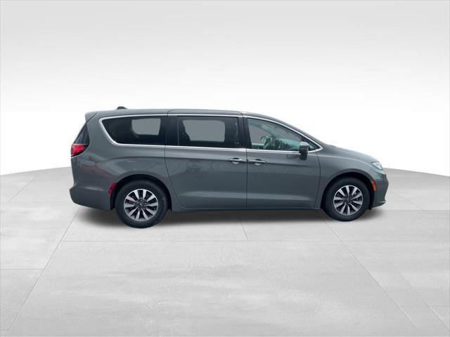 used 2022 Chrysler Pacifica Hybrid car, priced at $19,900