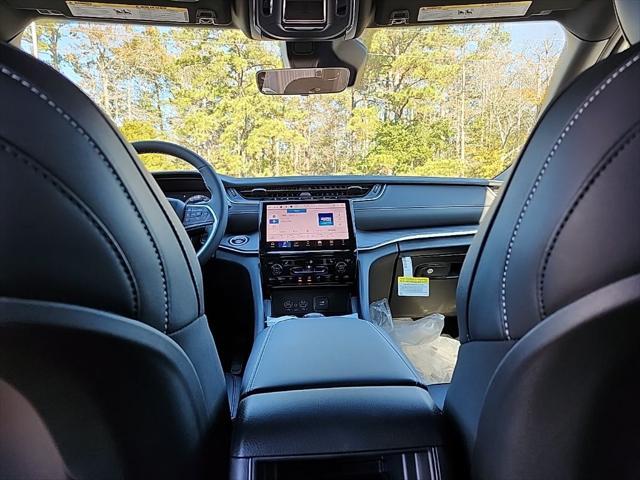 new 2025 Jeep Grand Cherokee car, priced at $43,790