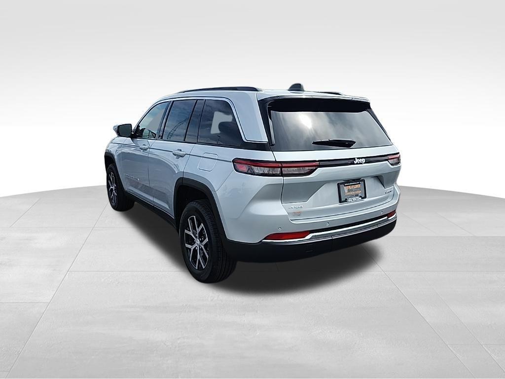 new 2025 Jeep Grand Cherokee car, priced at $38,647