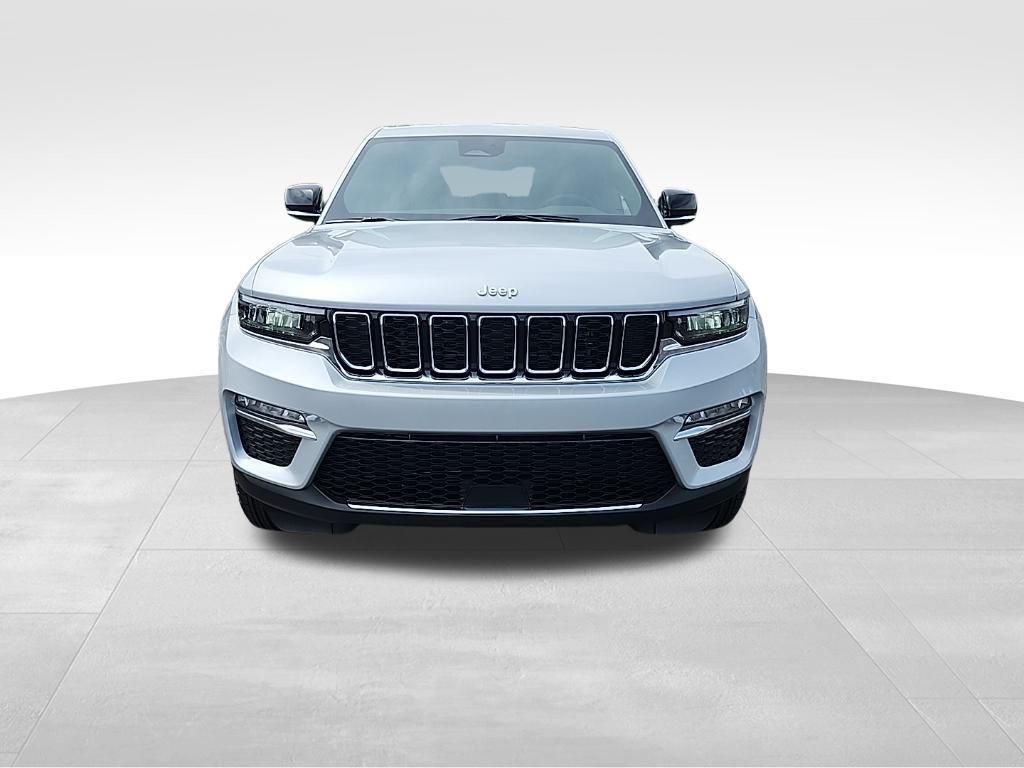 new 2025 Jeep Grand Cherokee car, priced at $38,647