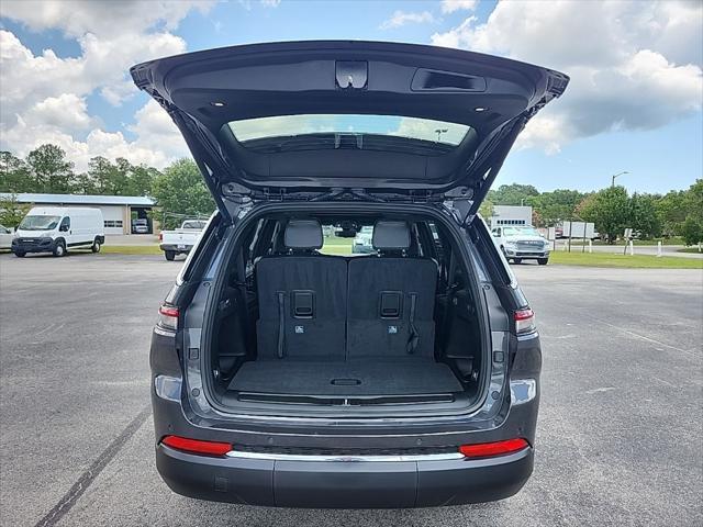 new 2025 Jeep Grand Cherokee car, priced at $48,552