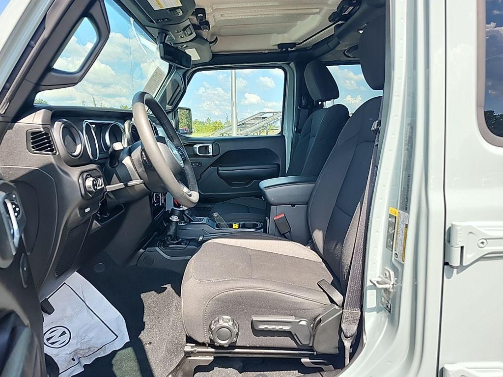 used 2023 Jeep Gladiator car, priced at $34,333