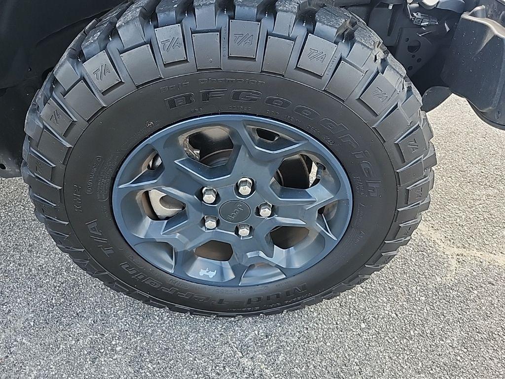 used 2023 Jeep Gladiator car, priced at $34,333